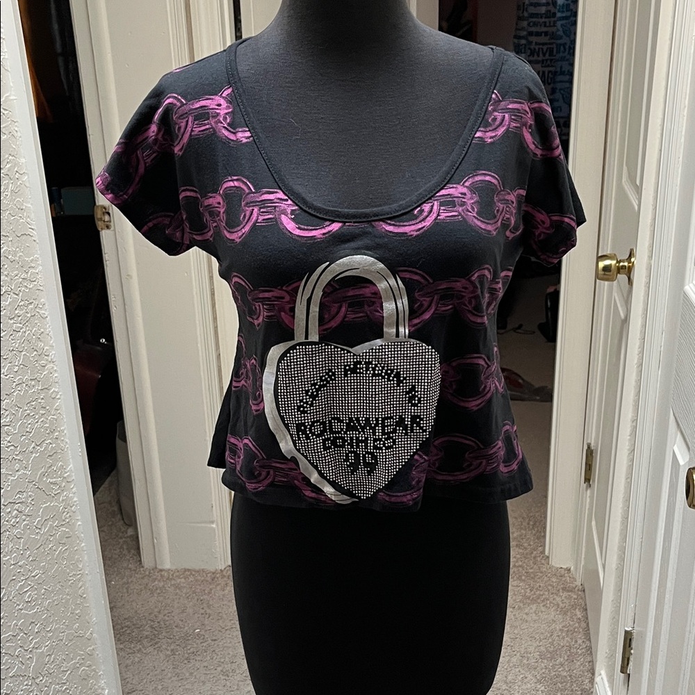 Rocawear Y2K Black Pink Chain Graphic Crop Top/Baby Tee Size Small
